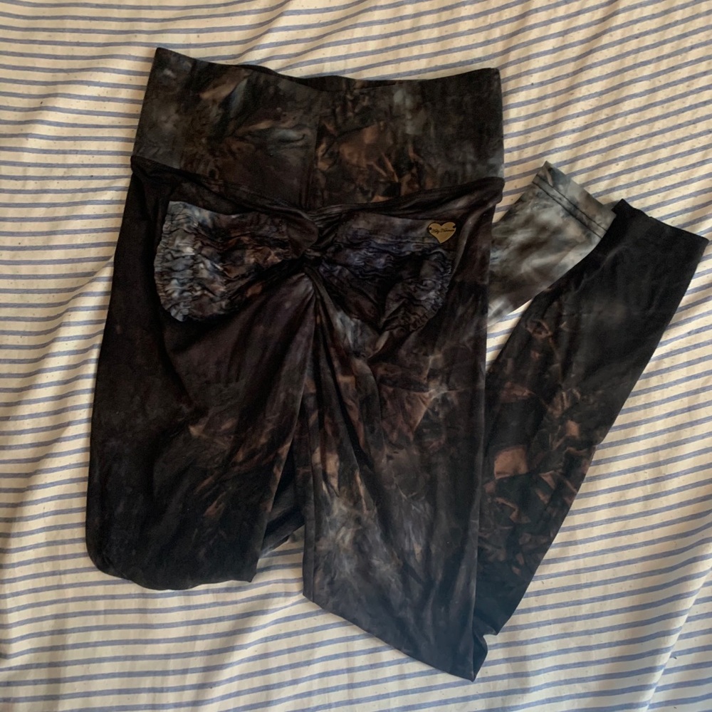 Cute Booty Lounge Deep Love leggings